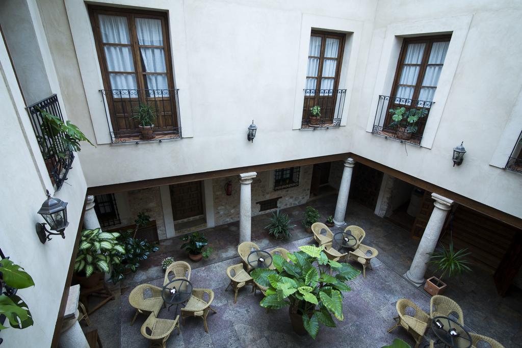 Отель Hospederia Real Casona La Beltraneja Бельмонте Экстерьер фото