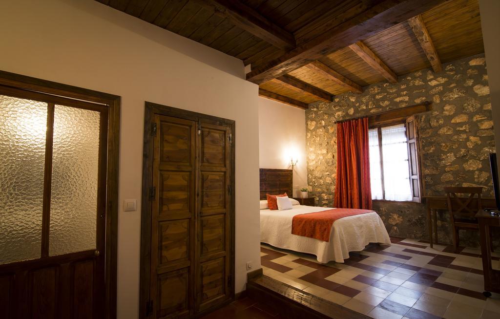 Отель Hospederia Real Casona La Beltraneja Бельмонте Экстерьер фото